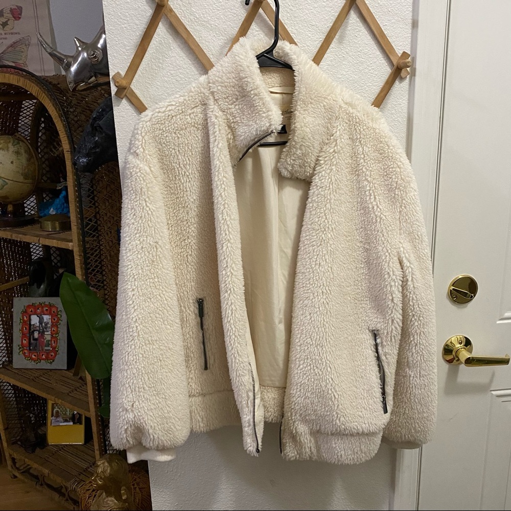 Universal thread Jacket🌿
